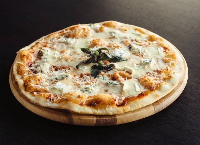 PIZZA 4 FROMAGES M